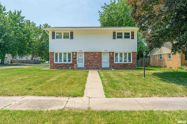 view of front of house featuring a front yard