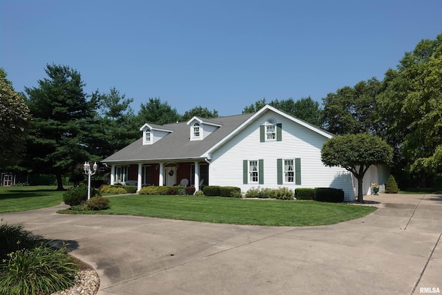 view of front of home featuring a front lawn