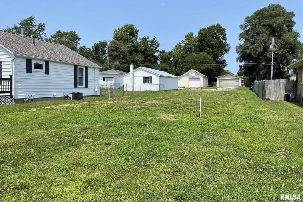 2945 Hampshire St, Quincy, IL 62301