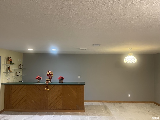5001 Wildcat Run, Springfield, IL 62711 - reception area with recessed lighting and a textured ceiling