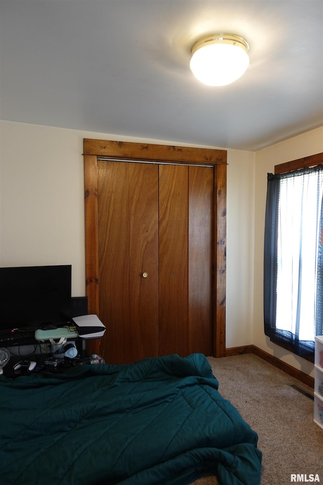 380 Maple Ave, Galesburg, IL 61401 - bedroom featuring baseboards and carpet