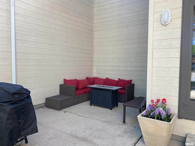 view of patio featuring an outdoor hangout area