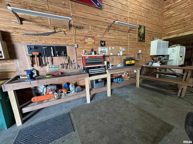 2235 US Highway 136, Table Grove, IL 61482