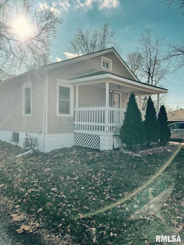 view of front facade featuring a porch