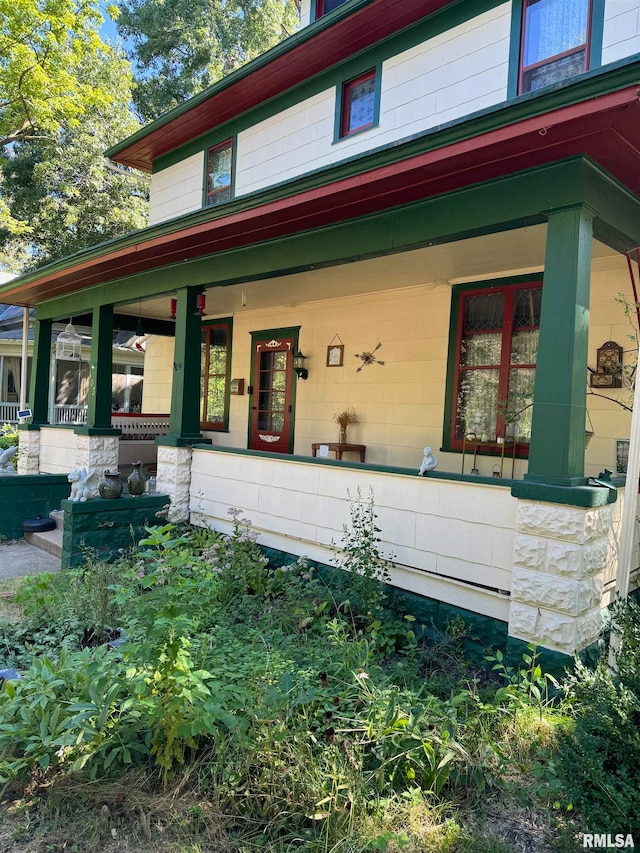 view of front of property with covered porch