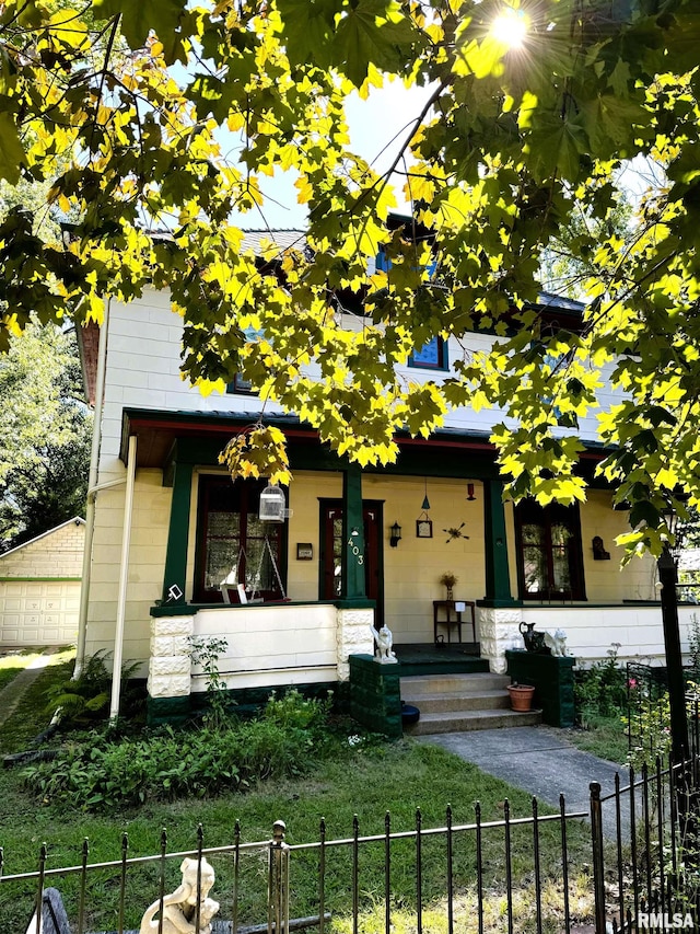 view of front of property featuring a porch