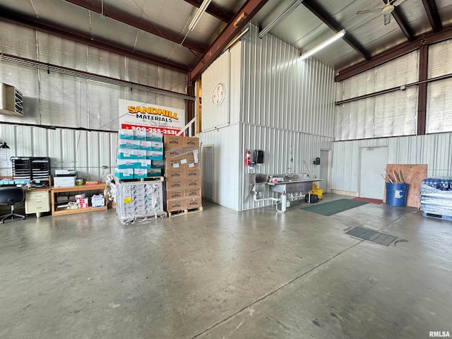 garage featuring ceiling fan