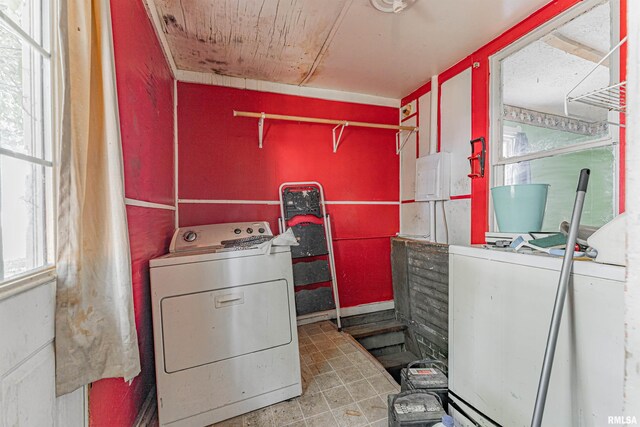 laundry room featuring washer / dryer