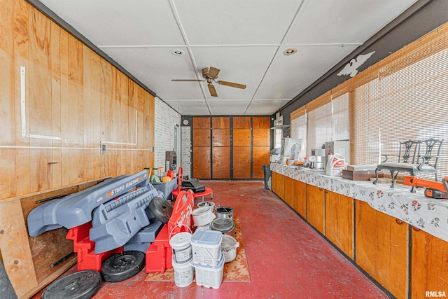 garage with ceiling fan