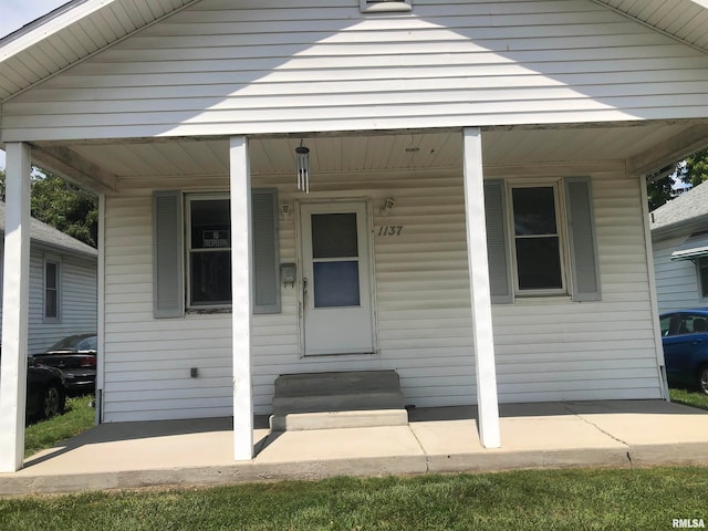 view of front of house with a porch