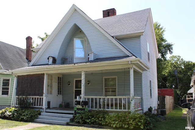 view of front facade with covered porch