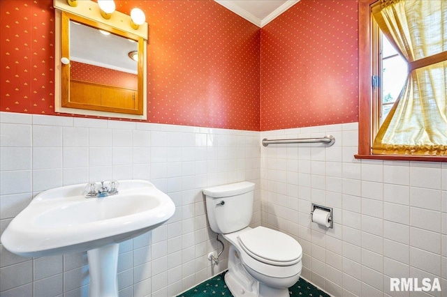 bathroom with tile walls, toilet, and decorative backsplash