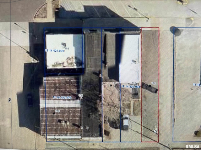 112 E Jackson St, Petersburg, IL 62675