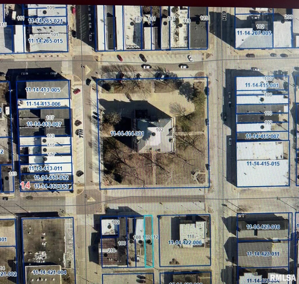 112 E Jackson St, Petersburg, IL 62675