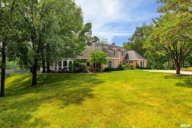 view of front of house with a front yard