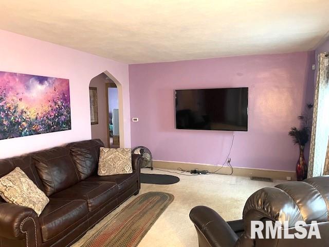 living room with carpet flooring