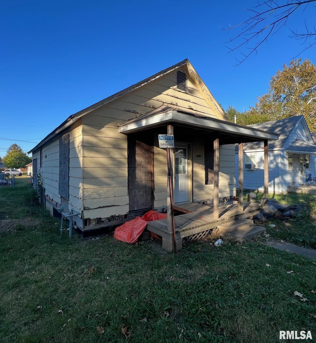 1118 6th St, Lincoln, IL 62656 - photo 1