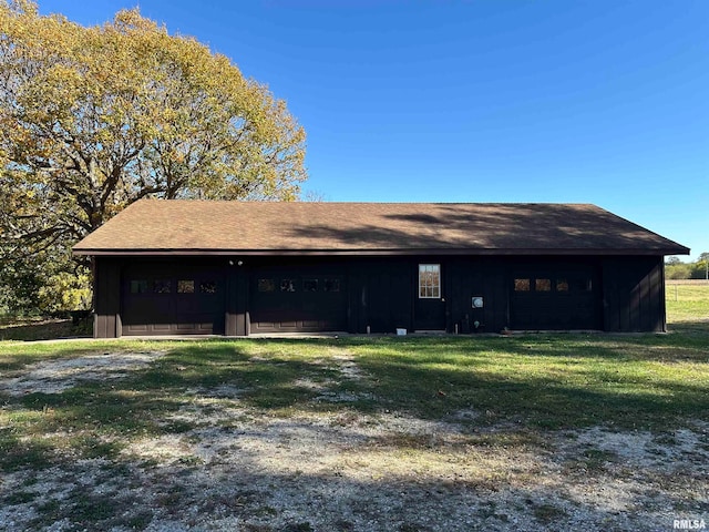 exterior space with a yard