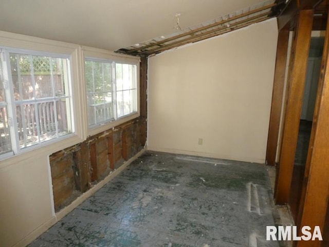 empty room featuring a wealth of natural light