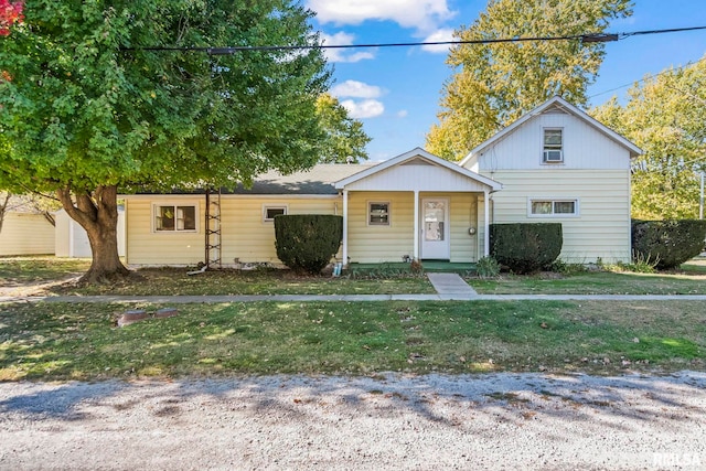 view of front of house with a front yard