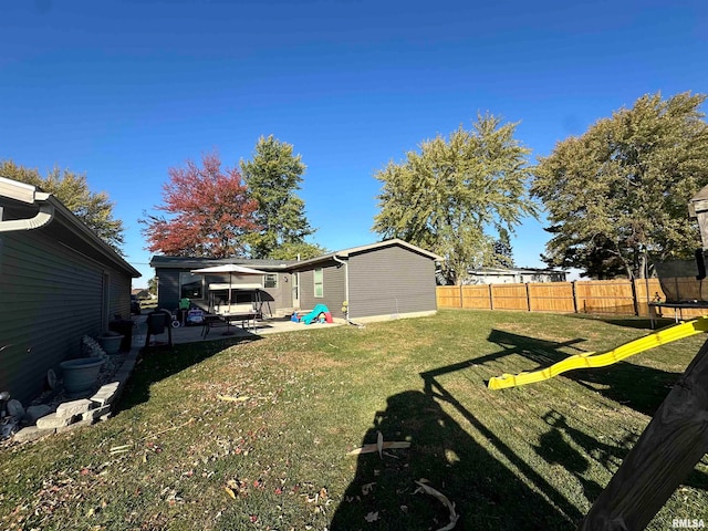 view of yard featuring a patio