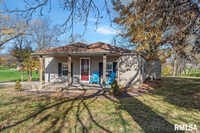 view of front of house with a front yard