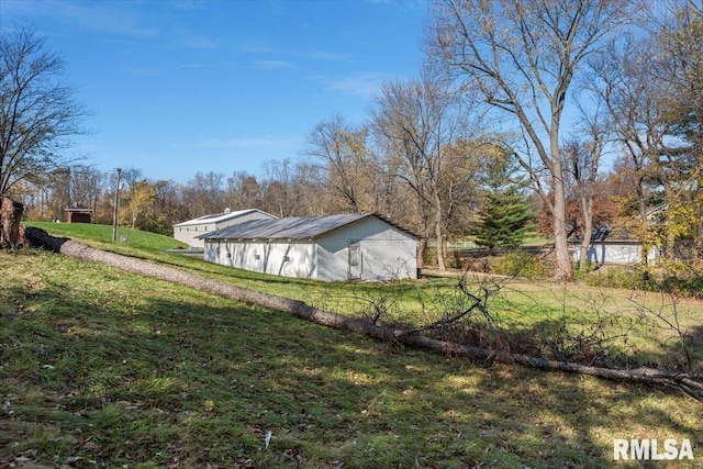 exterior space featuring a yard