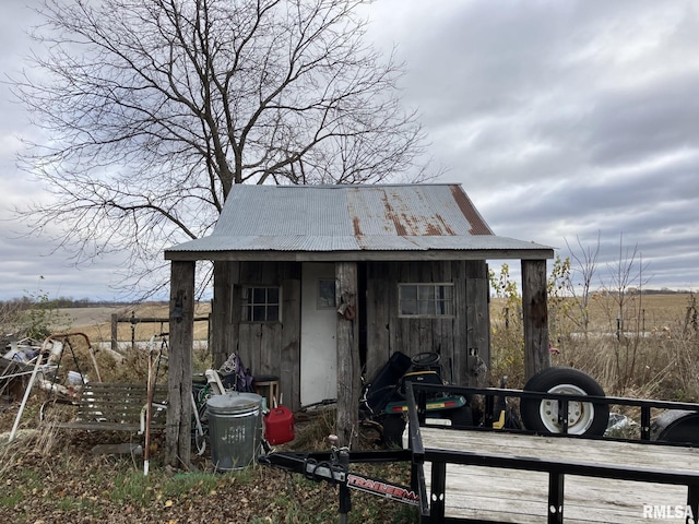 view of outbuilding