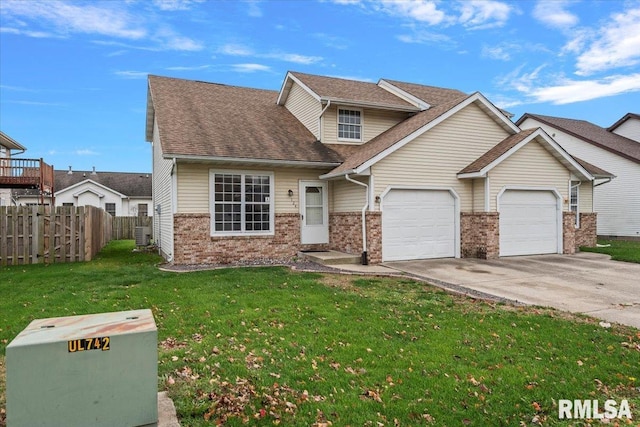 view of front facade featuring a front yard