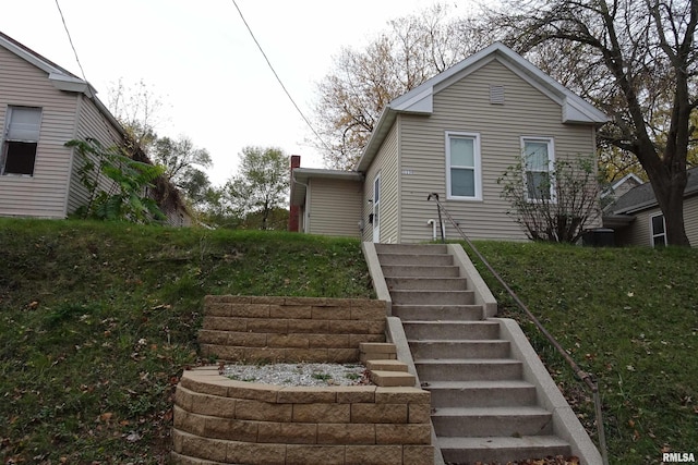1130 Adams St, Quincy, IL 62301 - view of front of property featuring stairway