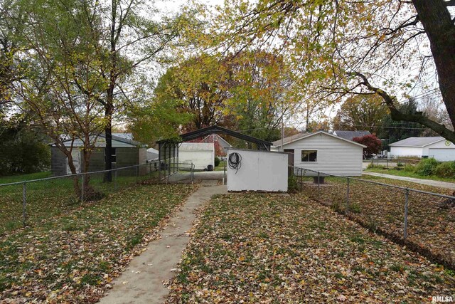 1130 Adams St, Quincy, IL 62301 - view of yard