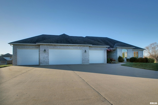 view of front facade with a garage