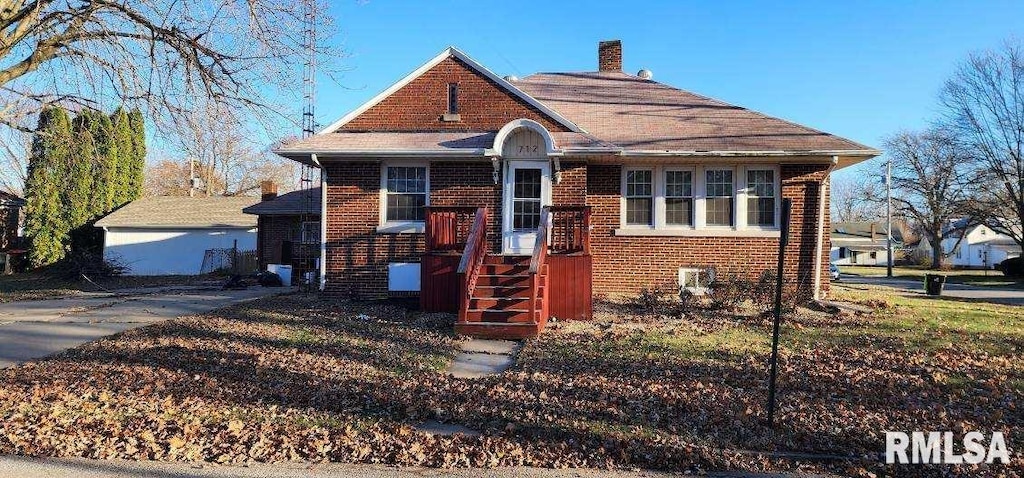 view of front of house