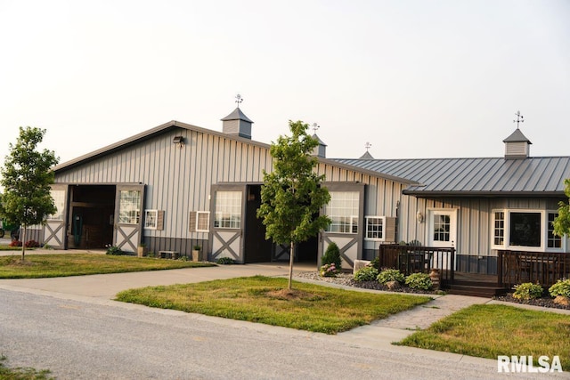 view of building exterior