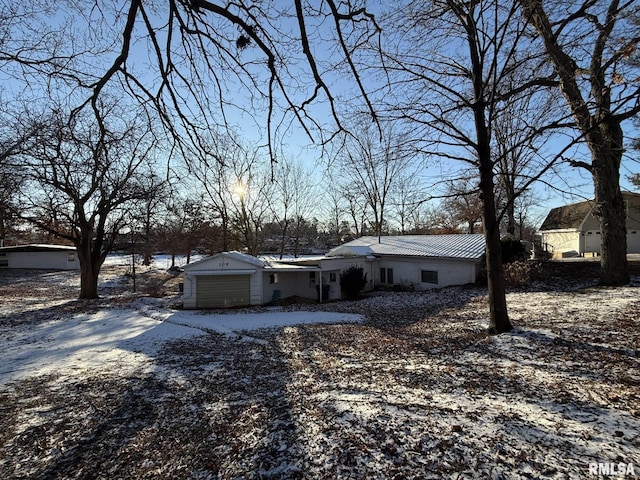 view of front of house with an attached garage