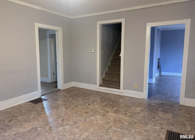 empty room with crown molding