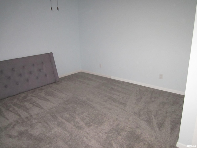 spare room with carpet