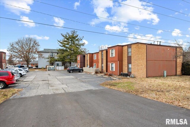 multi unit property with a balcony