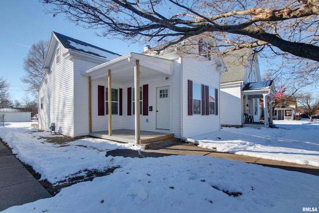 view of front of home with covered porch