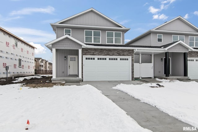 view of front facade featuring a garage