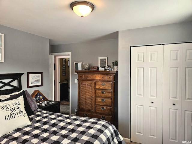 bedroom with a closet