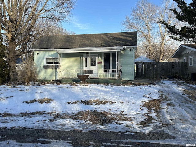 bungalow-style house featuring covered porch