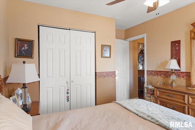 bedroom with a closet and ceiling fan