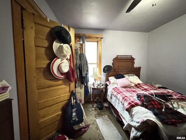 bedroom featuring ceiling fan