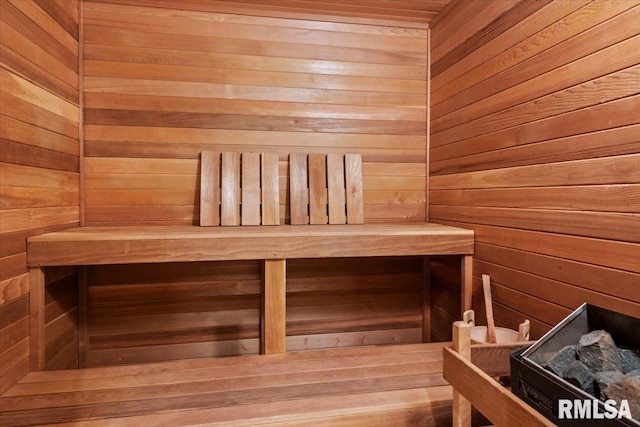 view of sauna / steam room