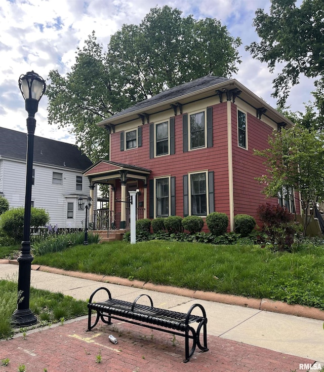 810 E Edwards St, Springfield, IL 62703 - italianate-style house featuring a front yard