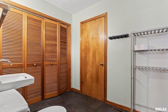 bathroom featuring sink