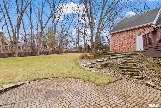 view of yard featuring a patio area