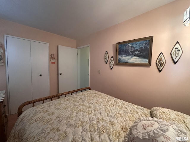 bedroom featuring a closet