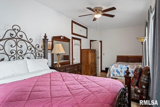 bedroom with ceiling fan